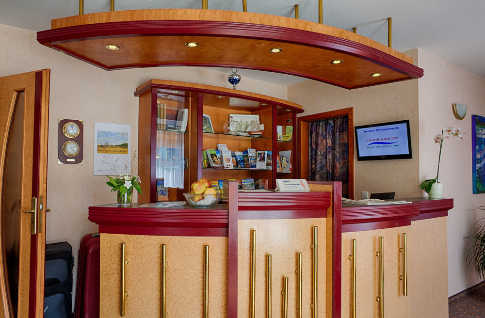 Carmina Am Hotel